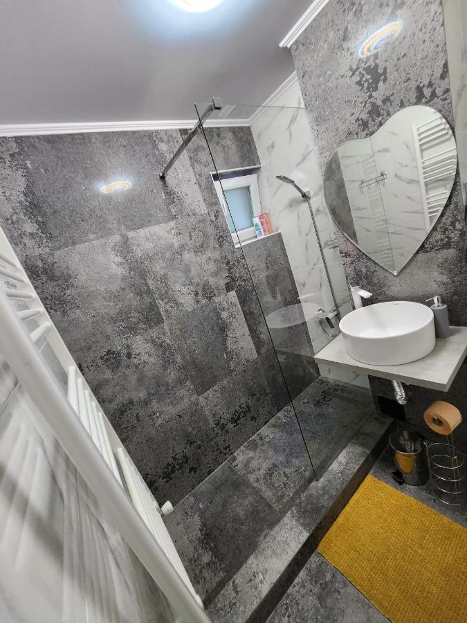 Apartament Edward Slănic Moldova
